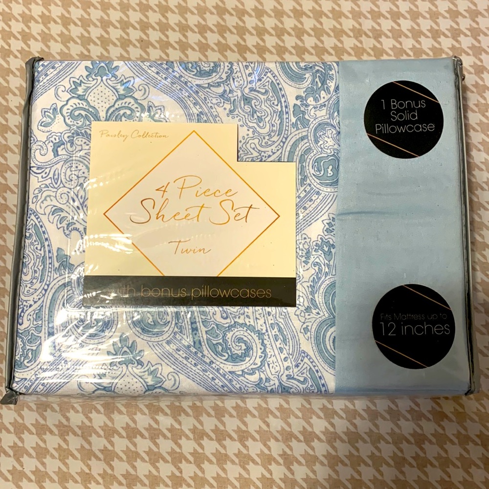 NWT Spirit Linen Home Paisley Collection 4-piece twin sheet set. Blue.